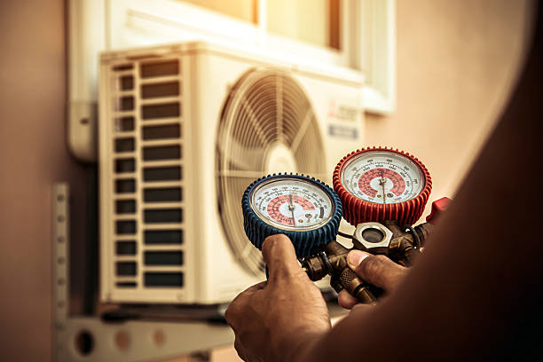 Professional Hvac technician working in Farmington, MI